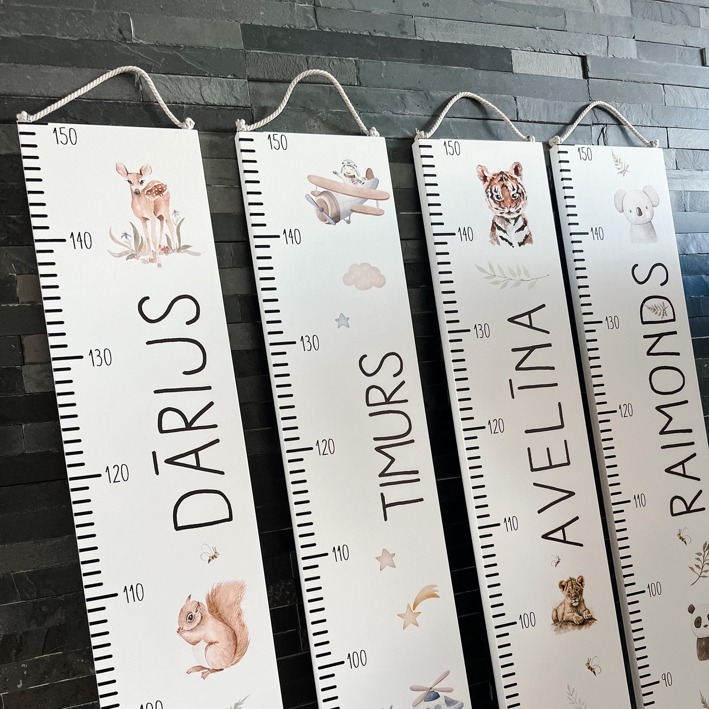 "MEŽA DZĪVNIECIŅI" PERSONALIZĒTS BĒRNA AUGUMA METRAMĒRS
