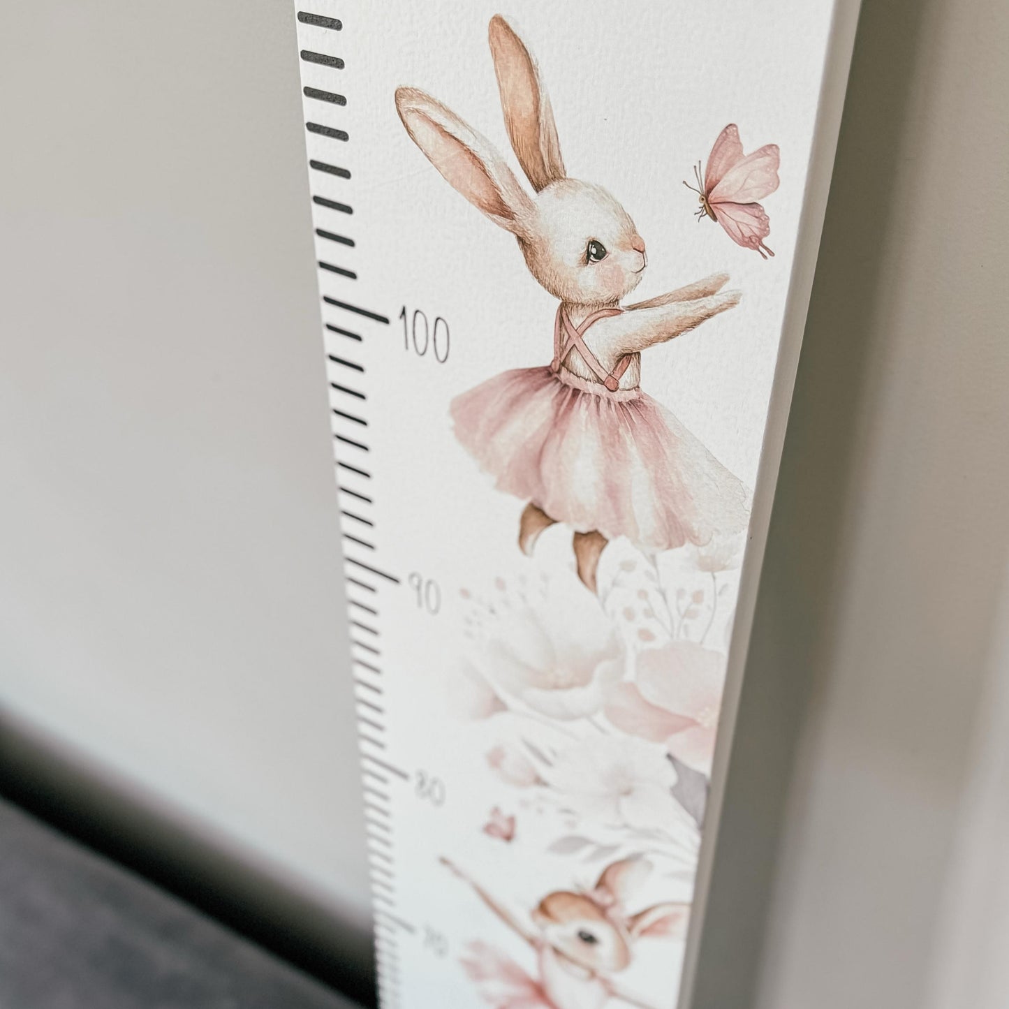 "ZAĶĪTIS" PERSONALIZĒTS BĒRNA AUGUMA METRAMĒRS MEITENĪTEI