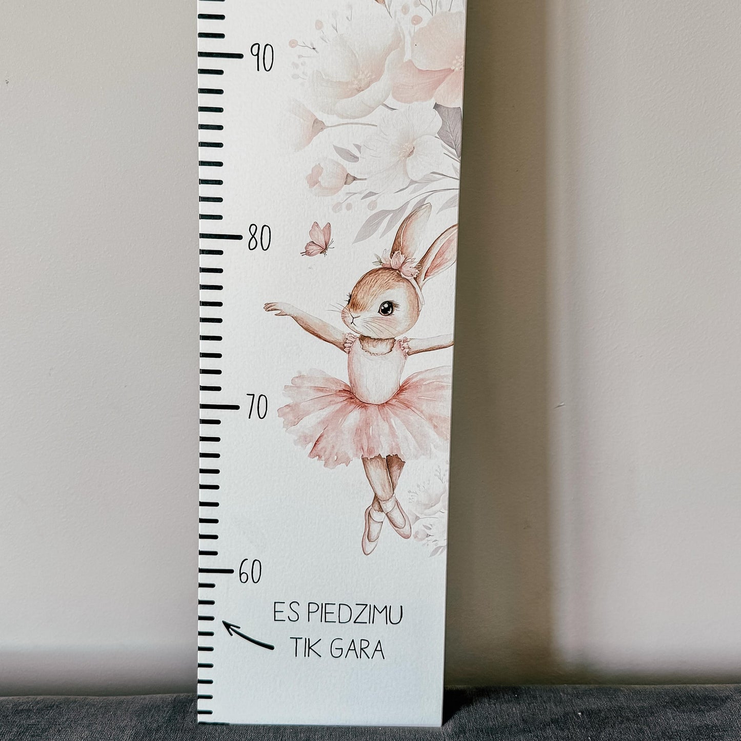 "ZAĶĪTIS" PERSONALIZĒTS BĒRNA AUGUMA METRAMĒRS MEITENĪTEI
