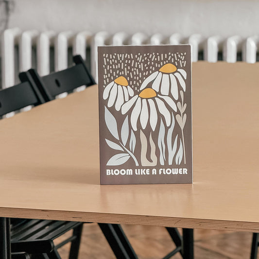 BLOOM LIKE A FLOWER I KOKA DEKORS AR DIZAINISKĀM MARGRIETIŅĀM