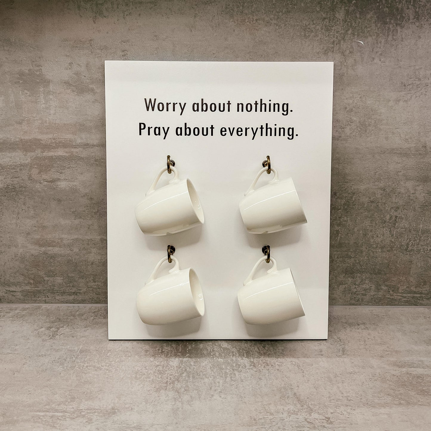 "WORRY ABOUT NOTHING. PRAY ABOUT EVERYTHING" KOKA DEKORS AR TRAUKIEM