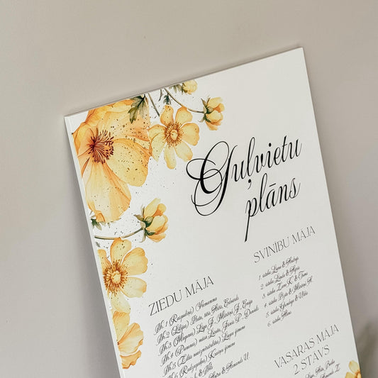 GUĻVIETU PLĀNS AR DZELTENIEM ZIEDIEM I DIZAINU PIELĀGOSIM KĀZU TEMATIKAI