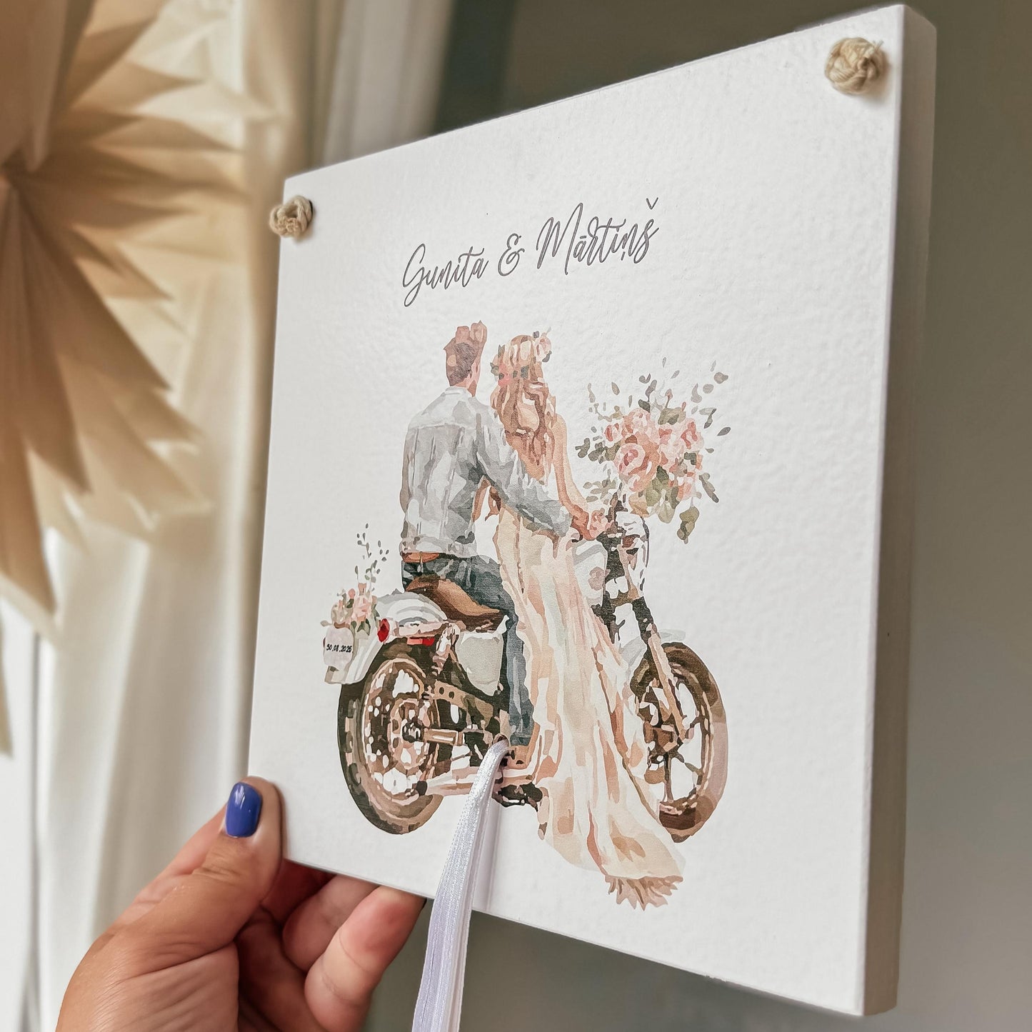 DEKORS NAUDAS PASNIEGŠANAI KĀZĀS AR LENTĪTĒM "MOTOCIKLS"
