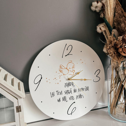 "KRUSTBĒRNAM" KOKA, SIENAS PULKSTENIS AR KLUSU UN SLĪDOŠU MEHĀNISMU