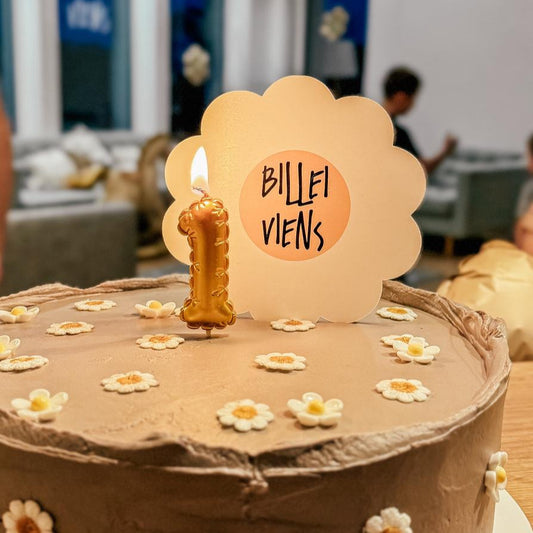 "MARGRIETIŅA" PERSONALIZĒTS KŪKAS DEKORS (PUĶĪTES FORMA)