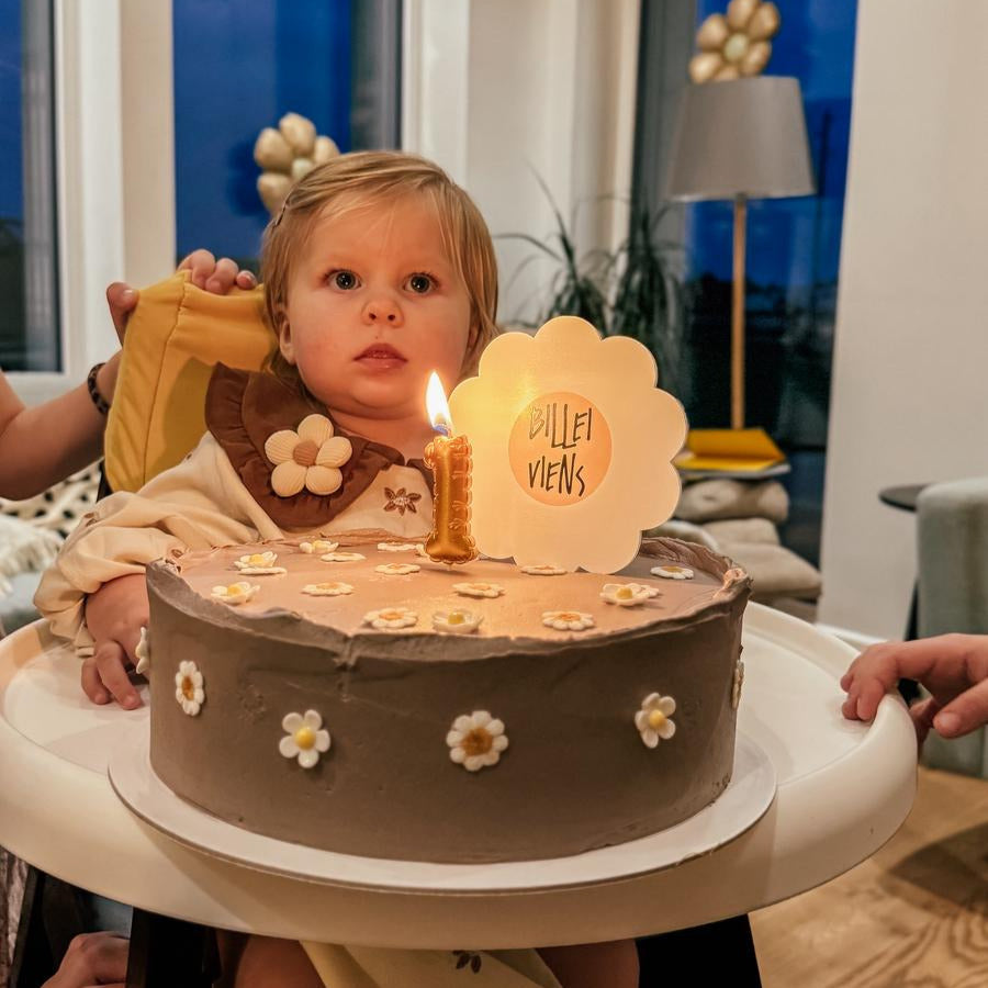 "MARGRIETIŅA" PERSONALIZĒTS KŪKAS DEKORS (PUĶĪTES FORMA)