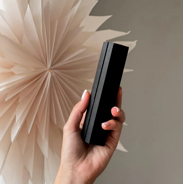 CAURSPĪDĪGS STIKLA DEKORS AR DEFINĪCIJU DRAUGAM