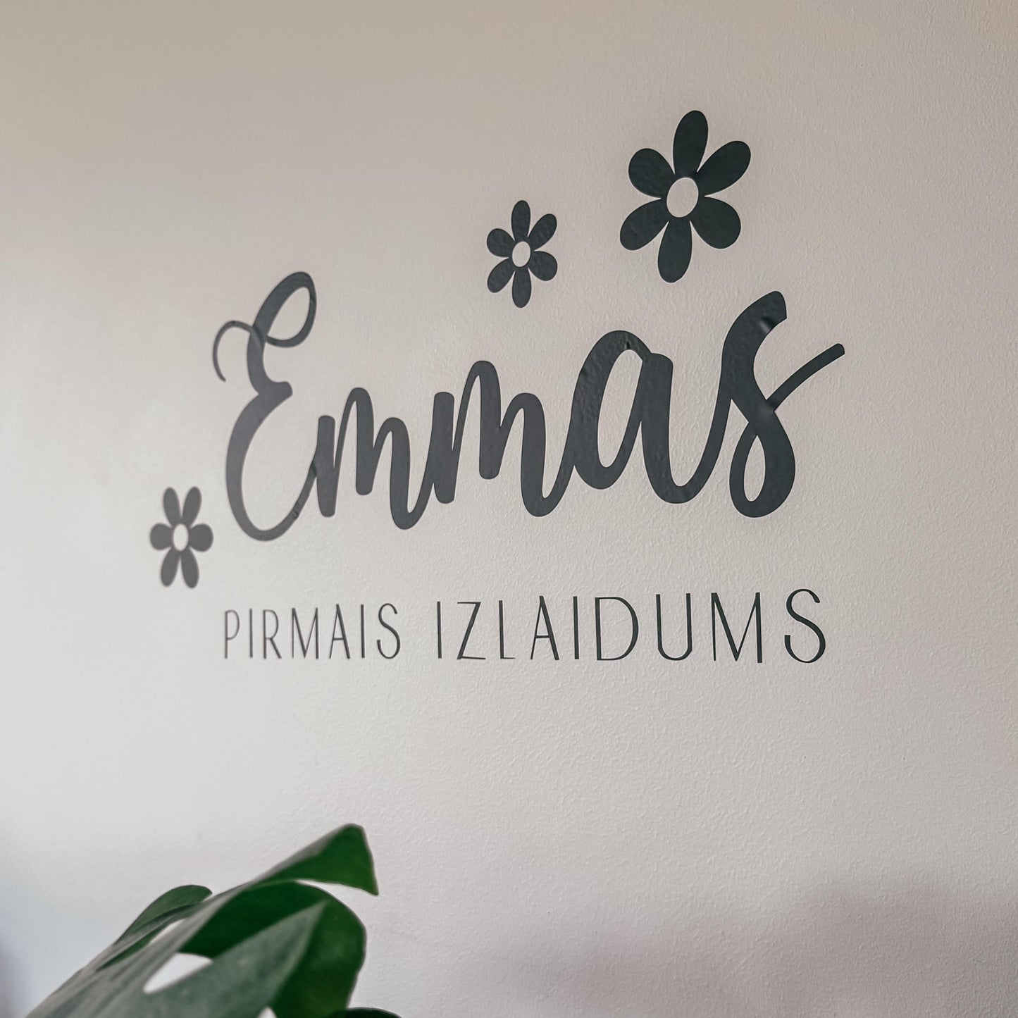 PERSONALIZĒTA SIENAS UZLĪME IZLAIDUMĀ AR VĀRDU