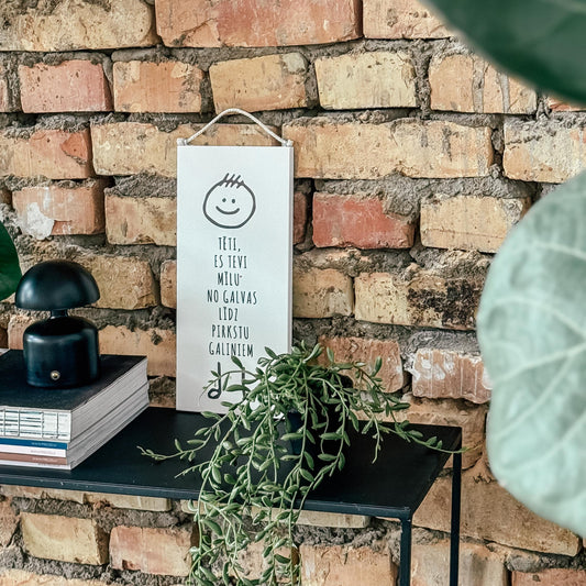 STILIZĒTS ZĪMĒJUMS TĒVA DIENĀ I TĒTI, ES TEVI MĪLU NO GALVAS LĪDZ PIRKSTU GALIŅIEM