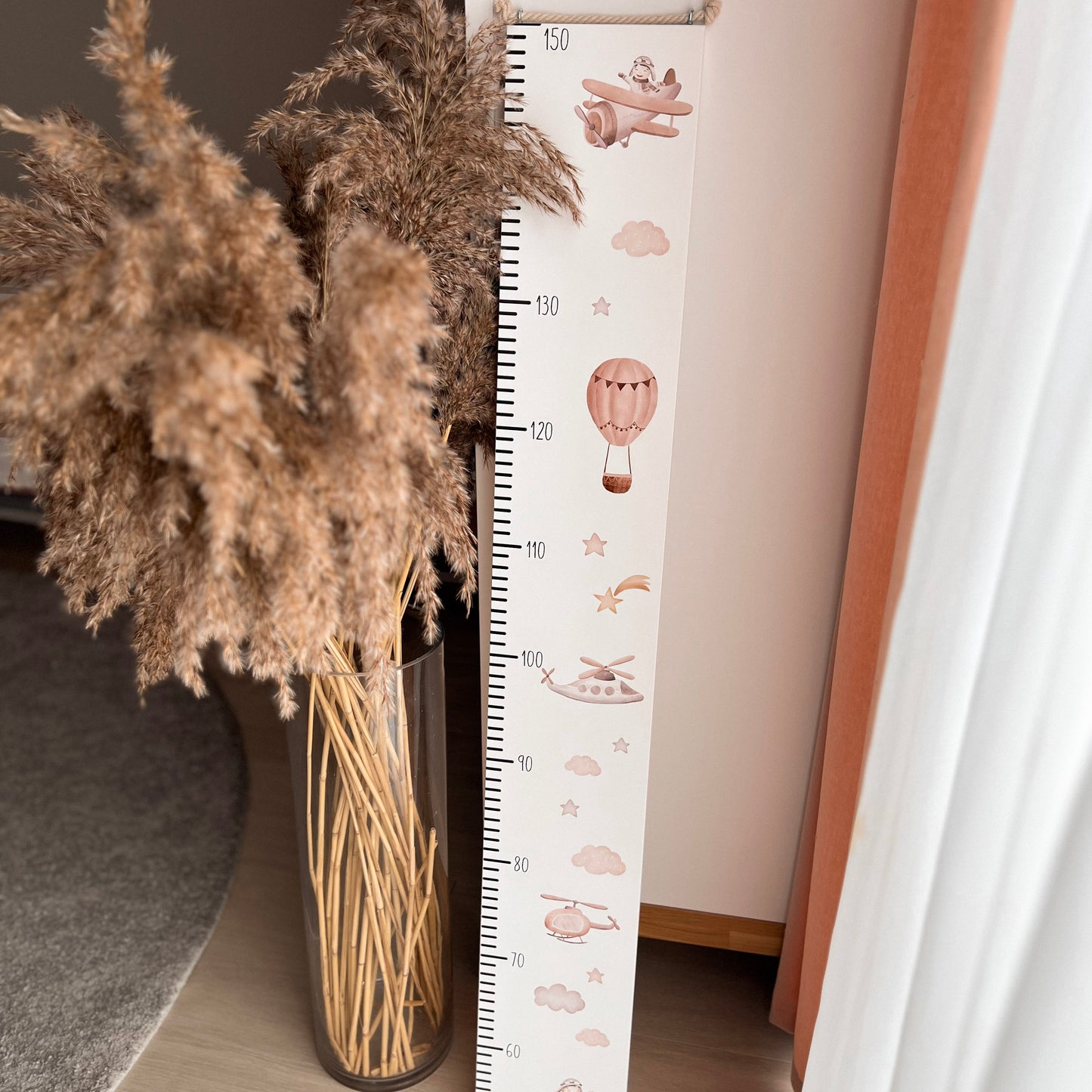 "PA MĀKOŅIEM" AUGUMA METRAMĒRS