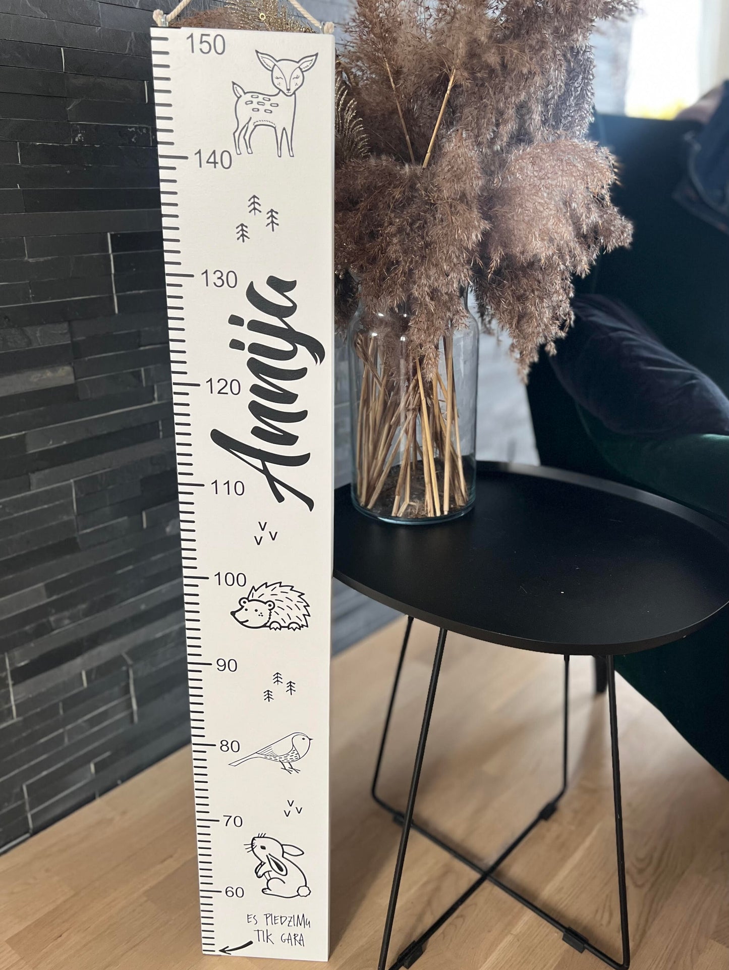 "MEŽA ZVĒRIŅI" PERSONALIZĒTS (MELNBALTS) AUGUMA METRAMĒRS