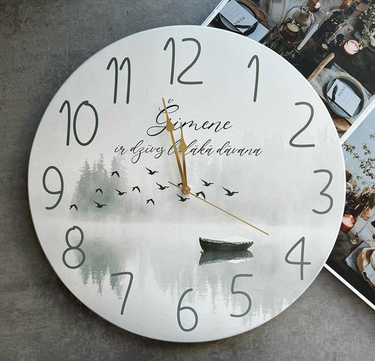 "ĢIMENE IR DZĪVES LIELĀKĀ DĀVANA" KOKA, SIENAS PULKSTENIS