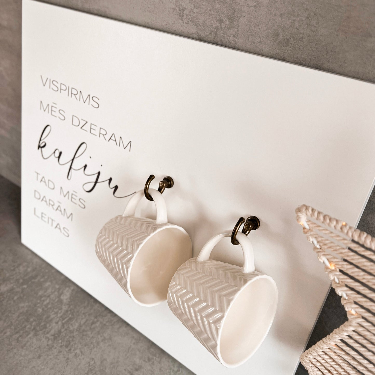 "VISPIRMS MĒS DZERAM KAFIJU" DEKORS AR KAFIJAS KRŪZĒM