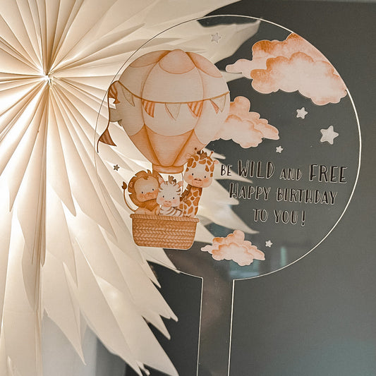 "ZVĒRIŅI GAISA BALONĀ" PERSONALIZĒTS KŪKAS DEKORS