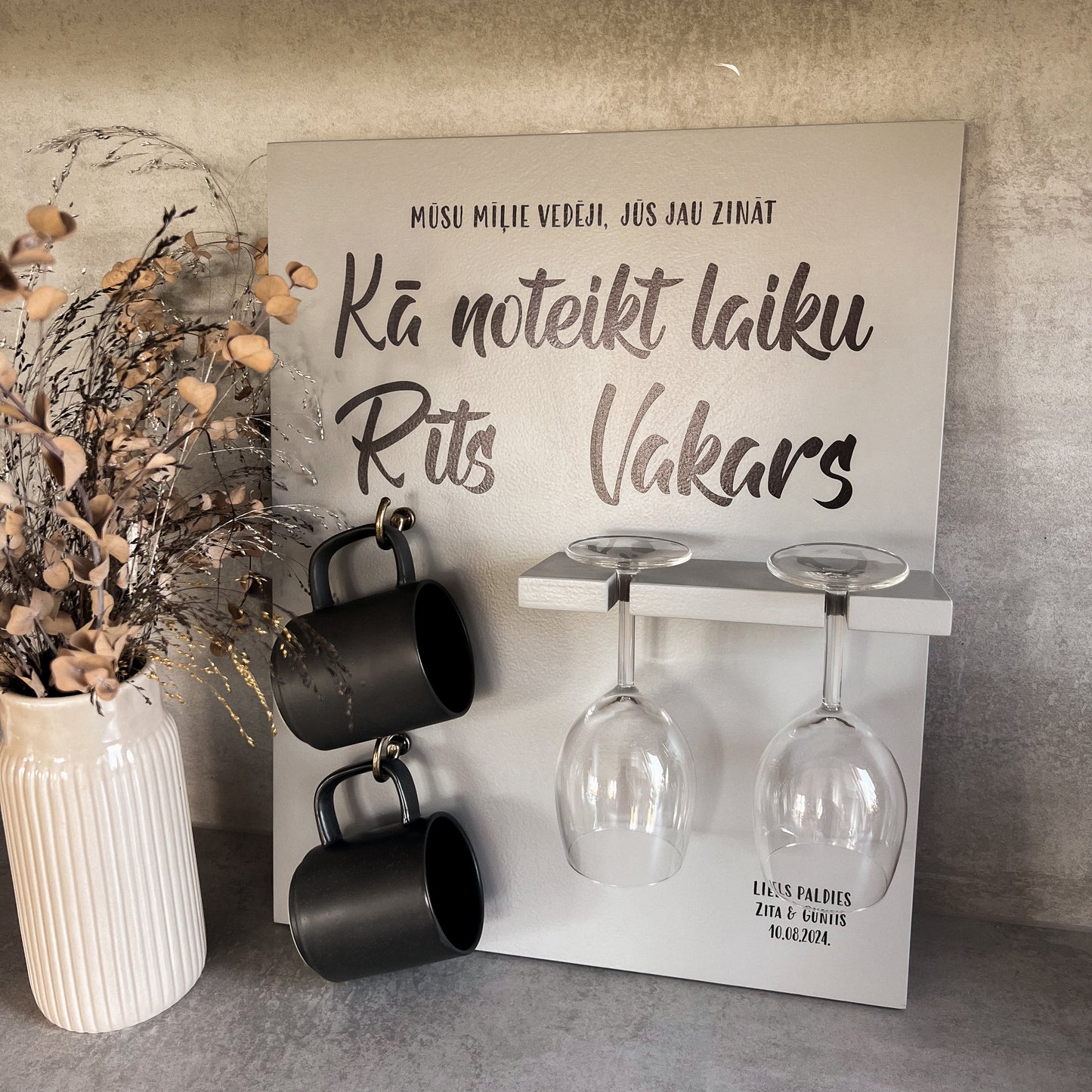 "KĀ NOTEIKT LAIKU - RĪTĀ | VAKARĀ (VEDĒJIEM)" DEKORS AR TRAUKIEM IEKĻAUTIEM KOMPLEKTĀ