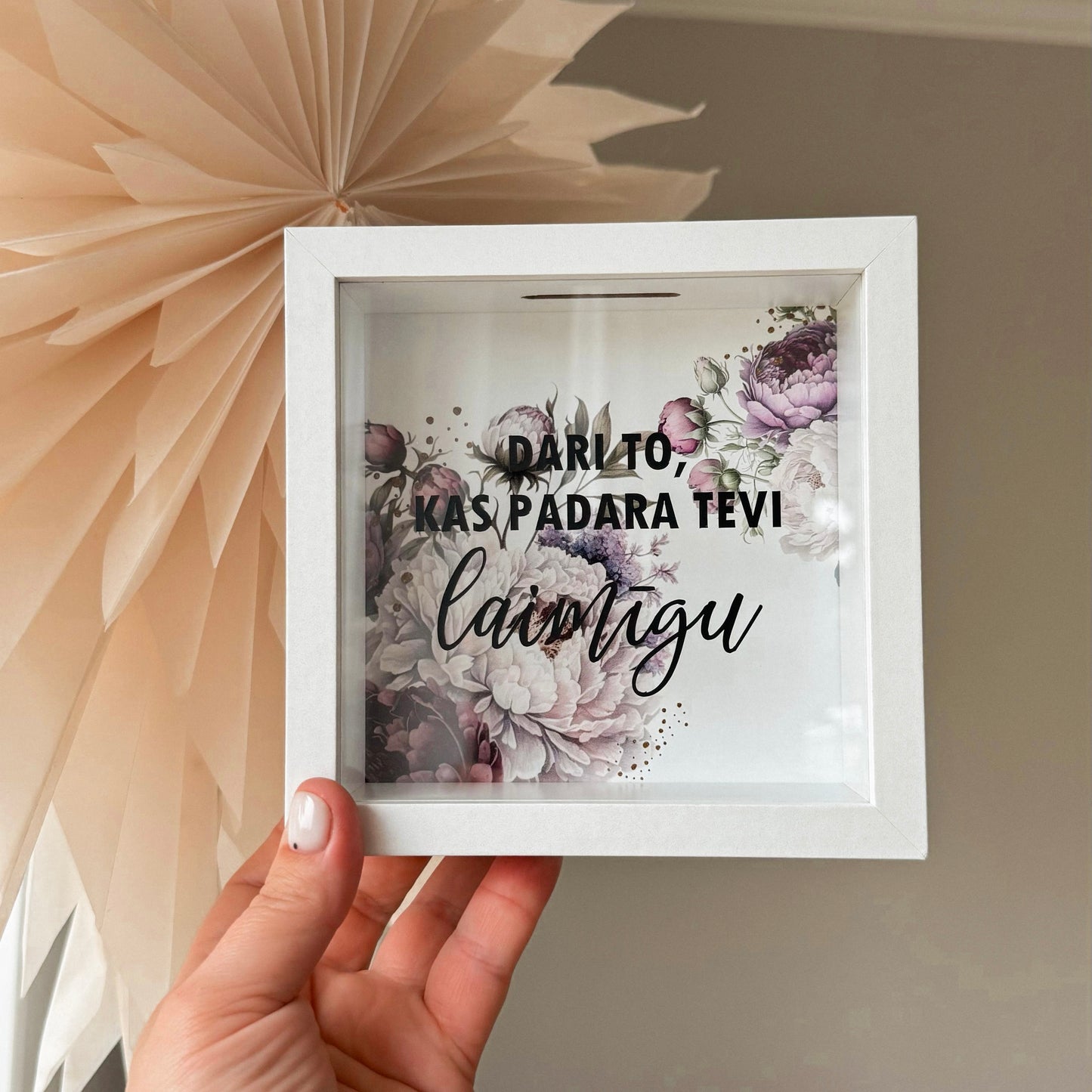NAUDAS KRĀJKASE "DARI TO, KAS PADARA TEVI LAIMĪGU"