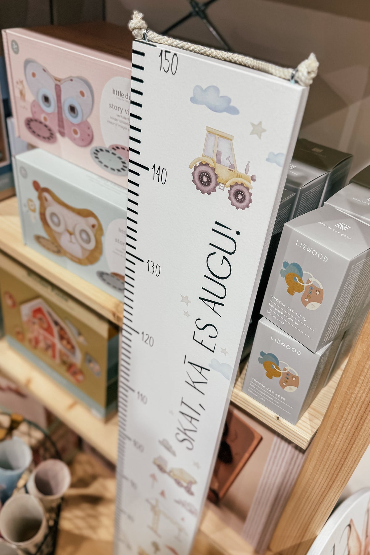 PERSONALIZĒTS AUGUMA METRAMĒRS ZĒNAM "DZELTENI TRAKTORI"