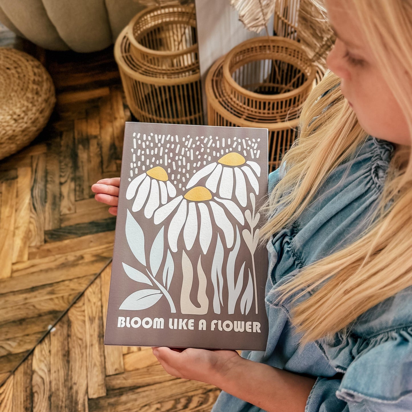 BLOOM LIKE A FLOWER I KOKA DEKORS AR DIZAINISKĀM MARGRIETIŅĀM