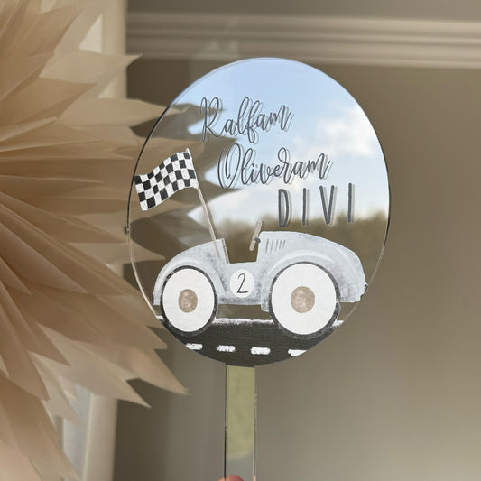PERSONALIZĒTS KŪKAS DEKORS DZIMŠANAS DIENAI "SACĪKŠU MAŠĪNA"