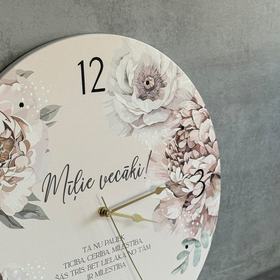 PULKSTENIS "MĪĻAJIEM VECĀKIEM" PATEICĪBA VECĀKIEM KĀZU DIENĀ