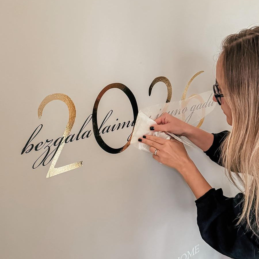 SIENAS UZLĪME JAUNĀ GADA SAGAIDĪŠANAI I MIRDZOŠS ZELTS