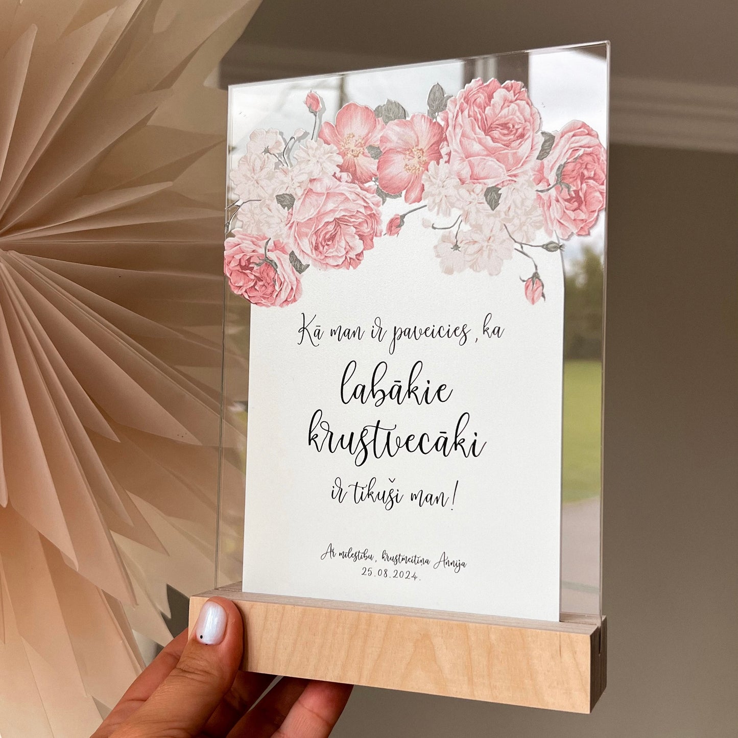 "LABĀKIE KRUSTVECĀKI!" PERSONALIZĒTS ORGANISKĀ STIKLA DEKORS KOKA STATĪVĀ